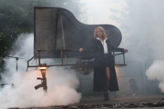 Feu Ceci n'est pas une pipe ni une introduction a la lecture de Karl Marx  34 * 6240 x 4160 * (6.02MB)